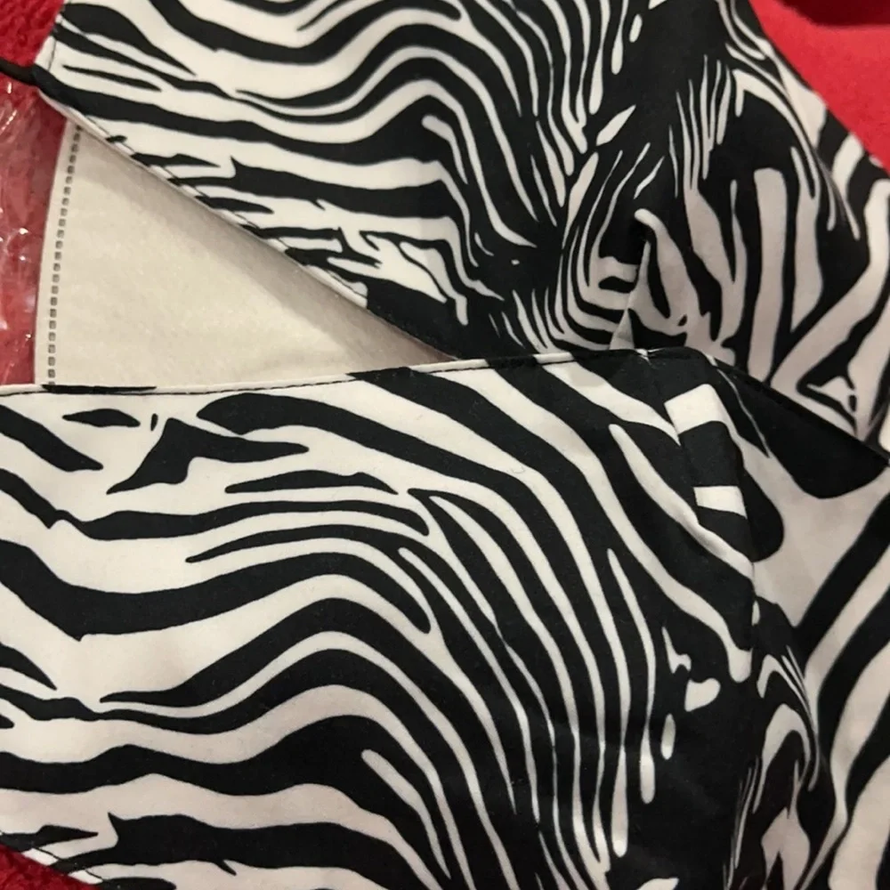 New set/2 Zebra face masks